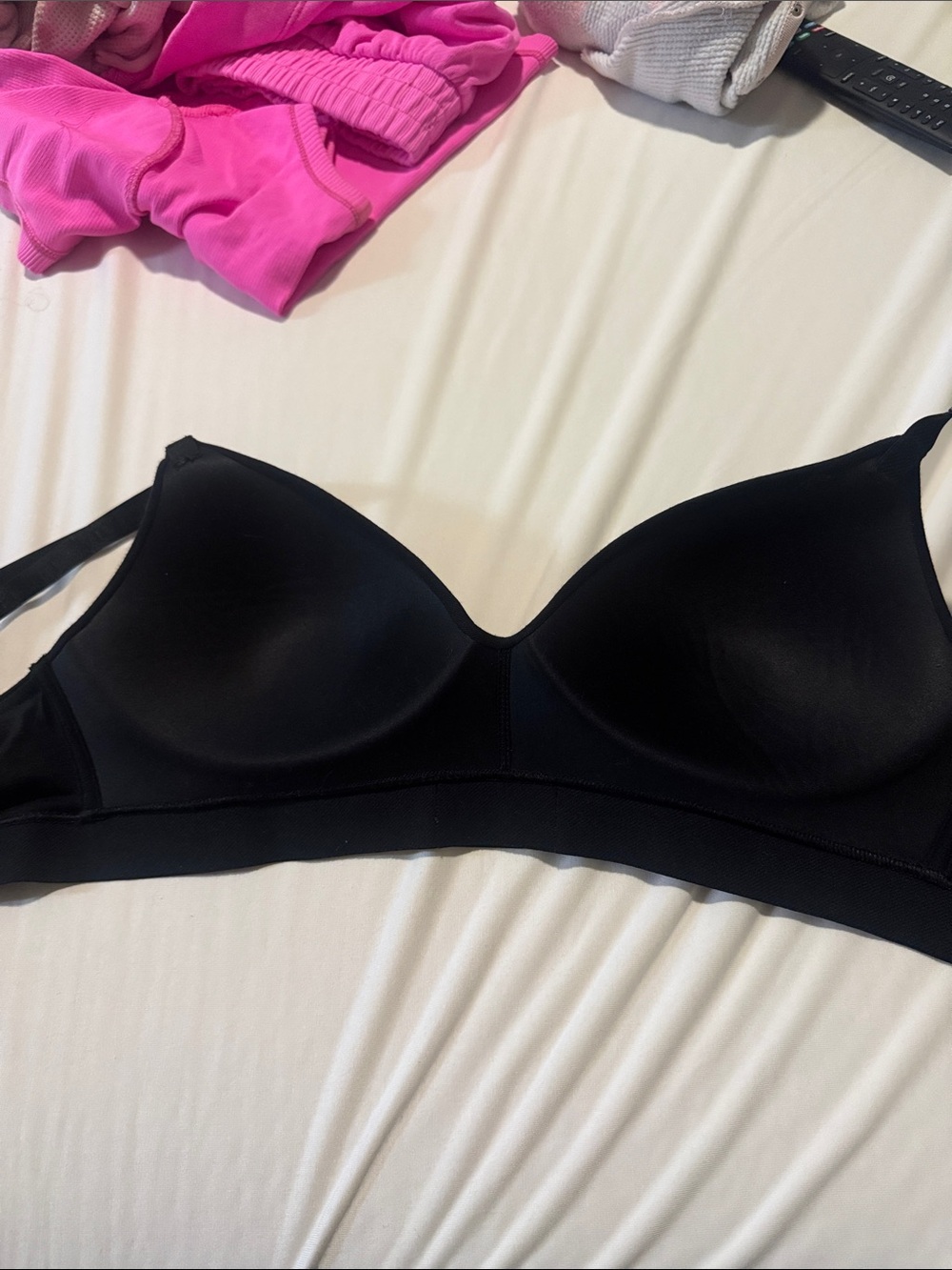 Victoria's Secret Black Wireless T-Shirt Bra with Rhinestone Emblem - Picture 5 of 8